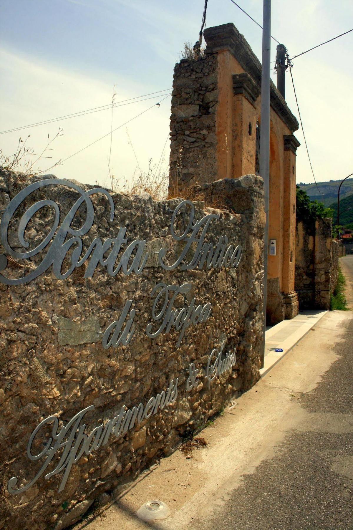 Appartamenti Porta Antica Di Тропеа Екстер'єр фото